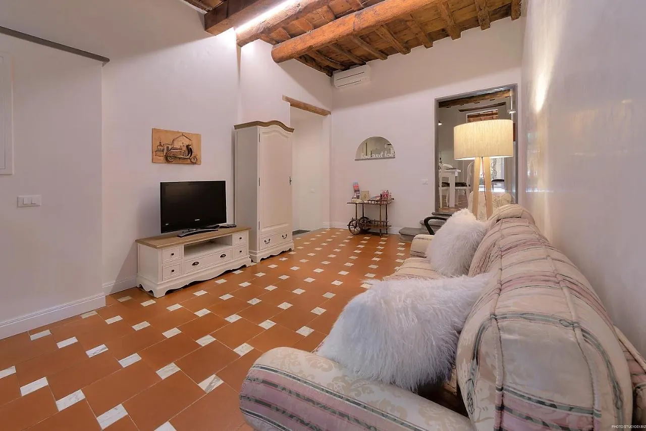 Piazza Del Carmine, Flo Apartments Florence