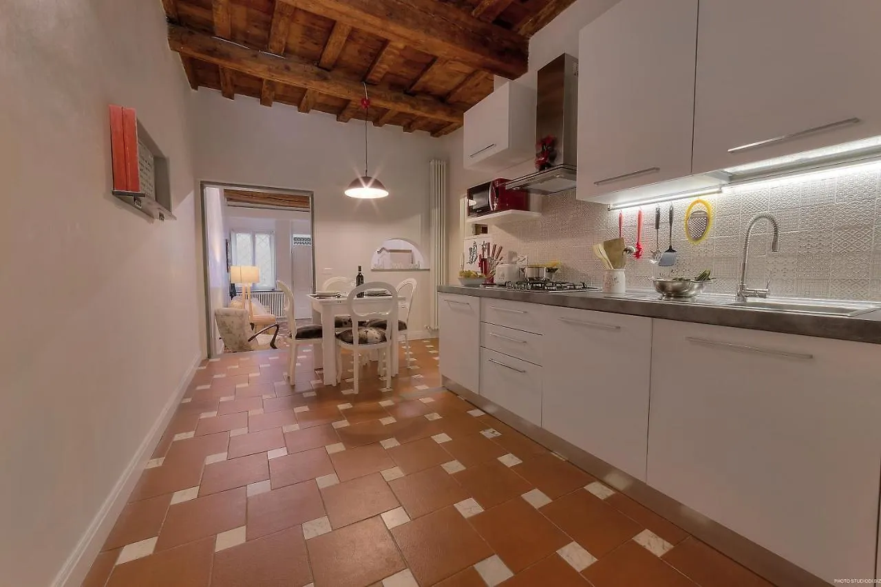 Piazza Del Carmine, Flo Apartments Florence